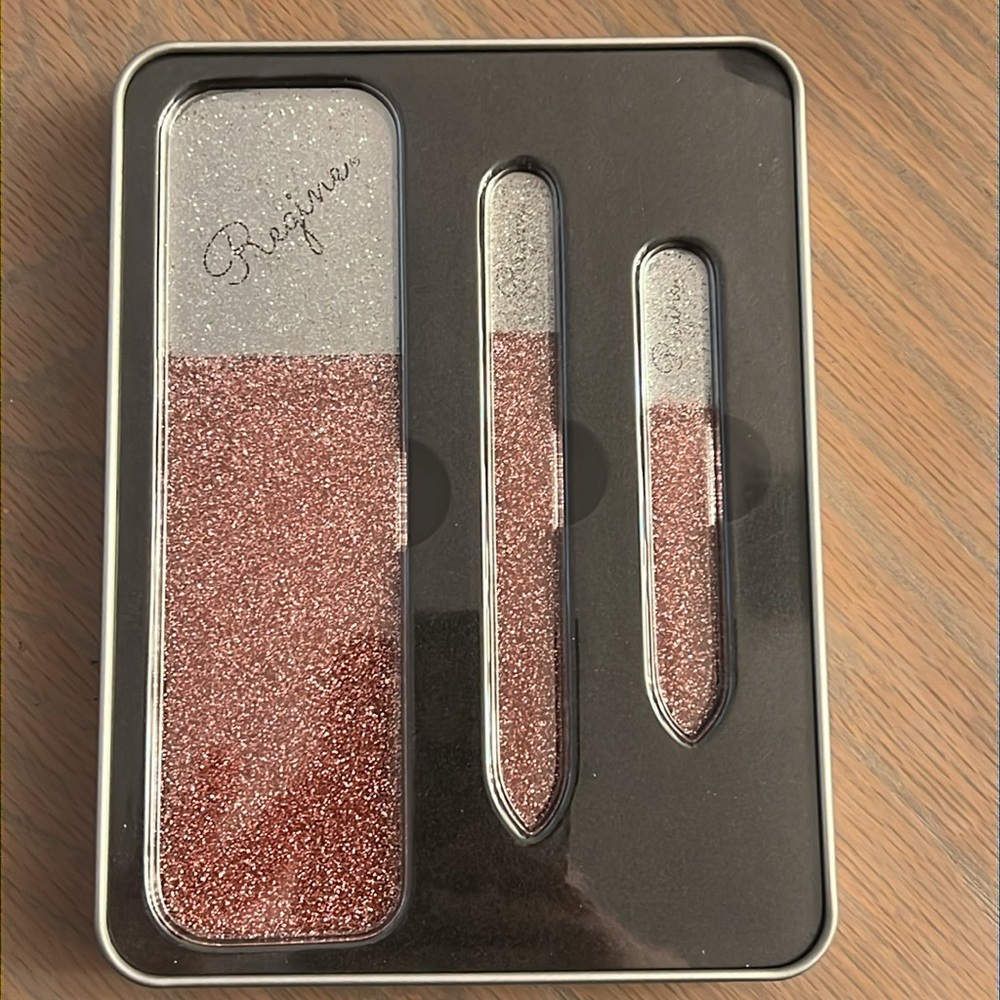 Regine Pink and Silver Nail Manicure/Pedicure Set